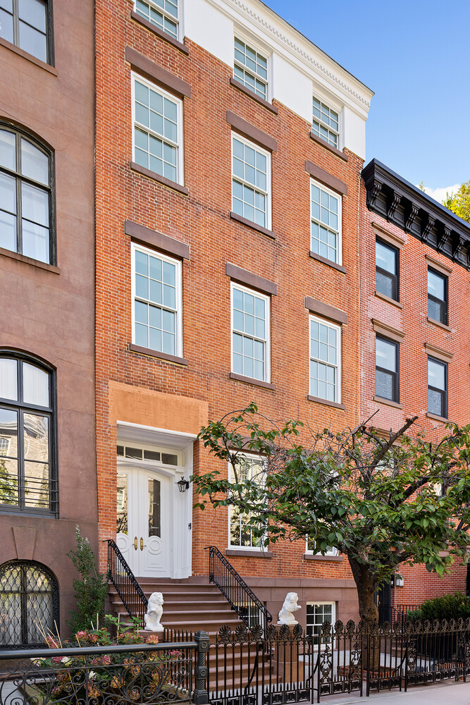 436 West 20th Street Manhattan, NY 10011 - Photo 23 of 24 a front view of a building