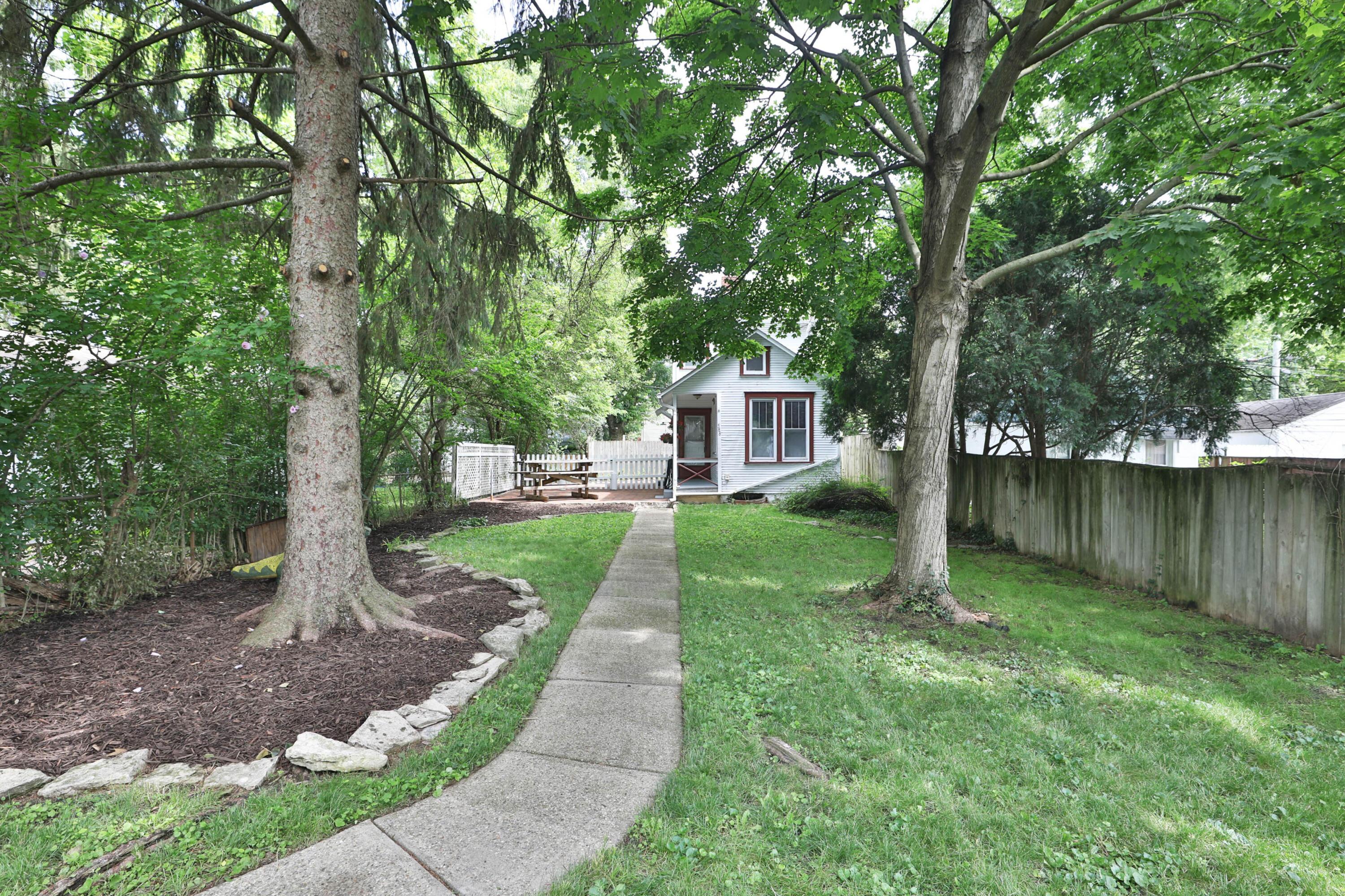 588 Midgard Road Columbus, OH 43202 - Photo 4 of 40 588-MidgardRd-05