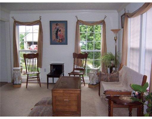 350 Buffalo Ridge Road Canonsburg, PA 15317 - Photo 3 of 18 Living Room.