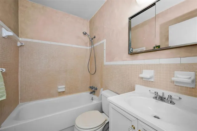 $117,000 | 4151 55th Way North, Unit 1058, Kenneth City, FL 33709