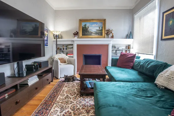 $3,300 | 1514 West Addison Street, Unit 3E, Chicago, IL 60613