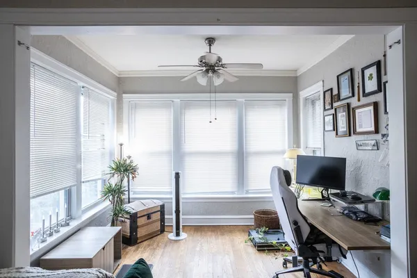 $3,300 | 1514 West Addison Street, Unit 3E, Chicago, IL 60613