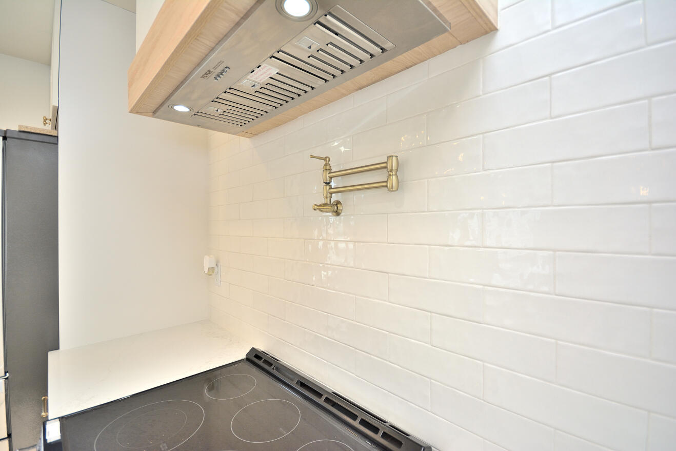 2106 Murphy Woods Road Beloit, WI 53511 - Photo 15 of 44 KITCHEN