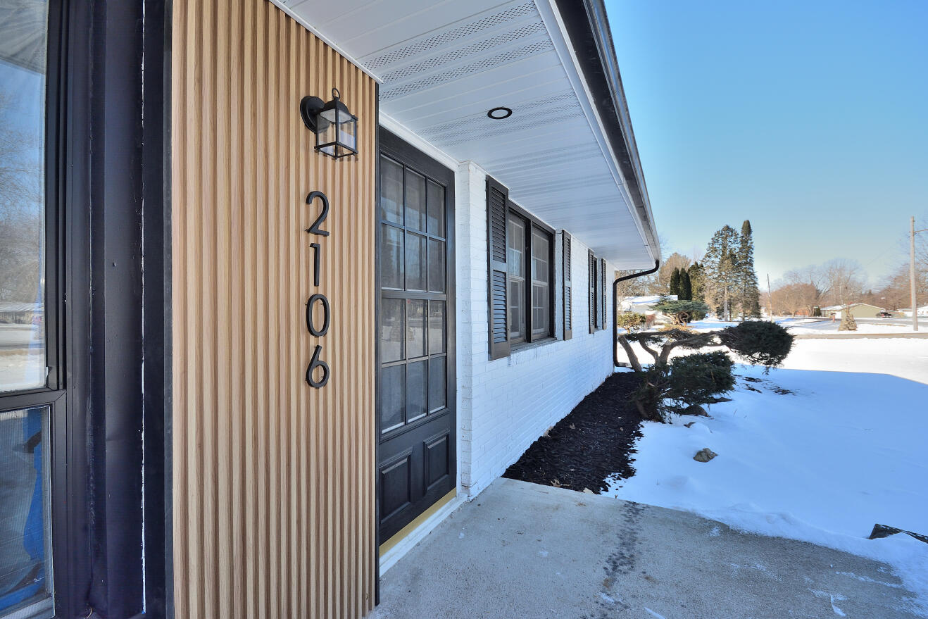 2106 Murphy Woods Road Beloit, WI 53511 - Photo 2 of 44 FRONT DOOR