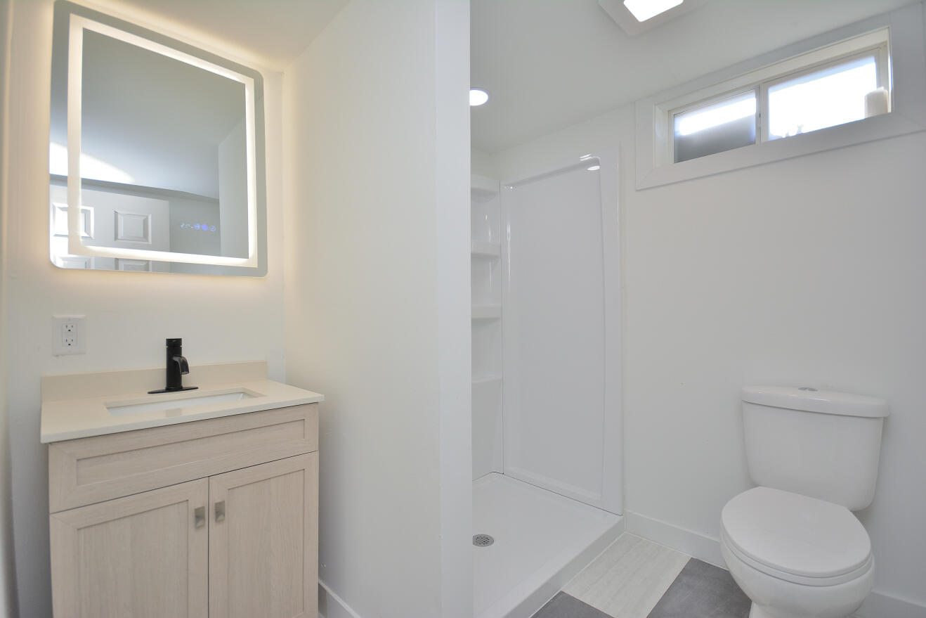 2106 Murphy Woods Road Beloit, WI 53511 - Photo 37 of 44 FULL BATH