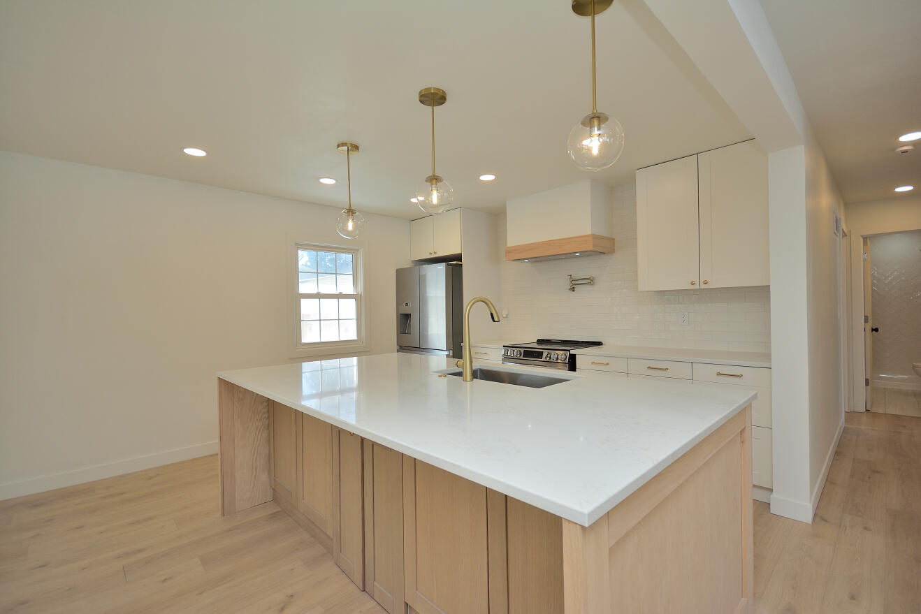 2106 Murphy Woods Road Beloit, WI 53511 - Photo 10 of 44 KITCHEN