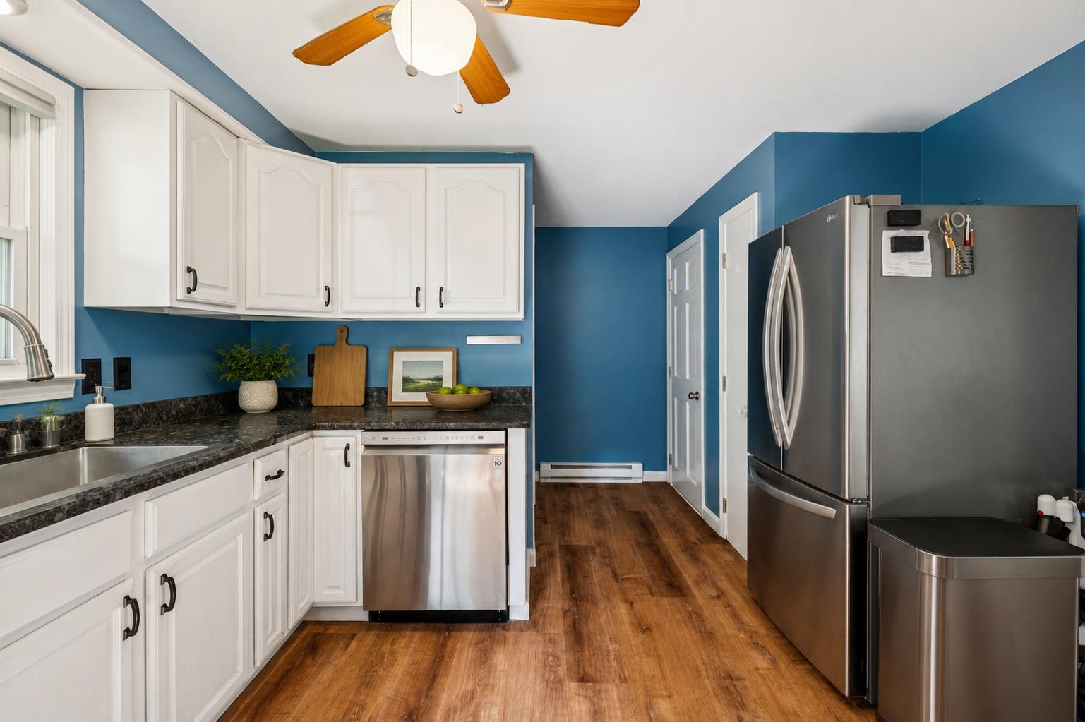 842 Beech Street Manchester, NH 03104 - Photo 2 of 28