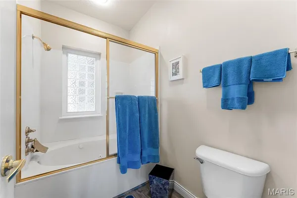 $349,900 | 680 Emerald Point Drive, Unit 1, Hollister, MO 65672