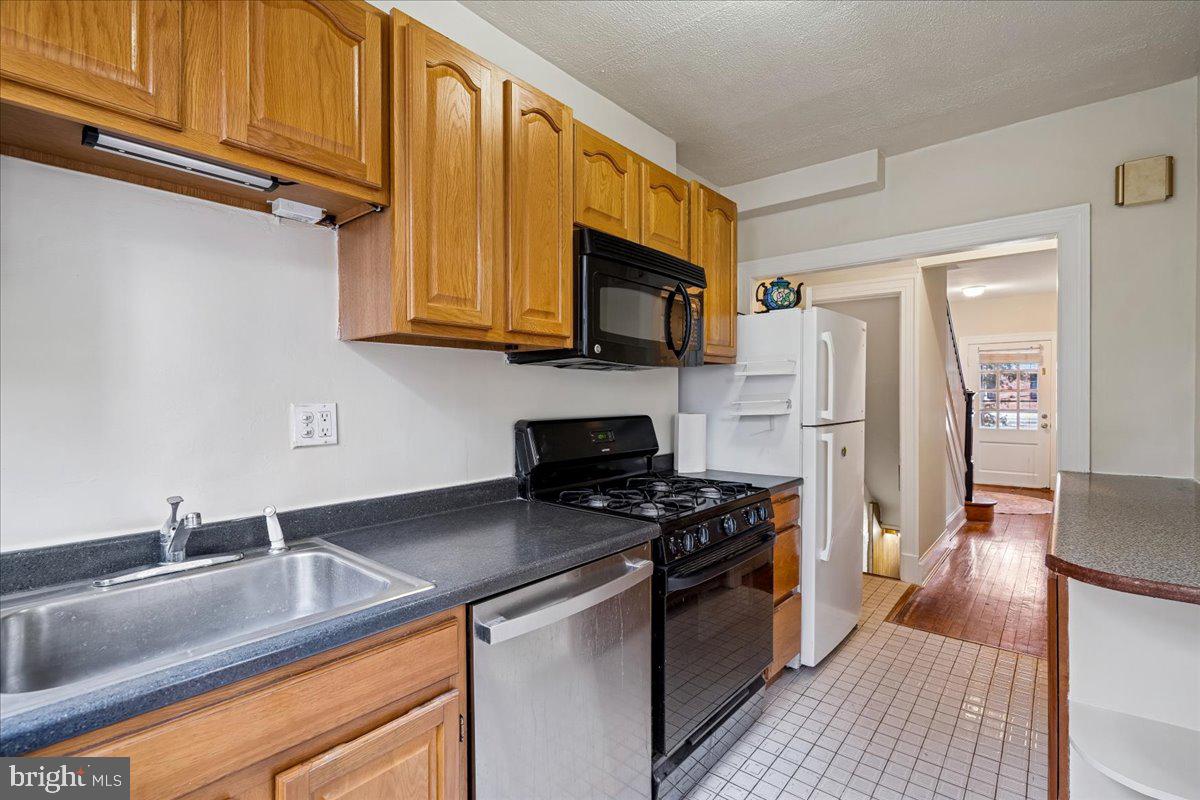 3627 Ingomar Place Northwest Washington, DC 20015 - Photo 12 of 35