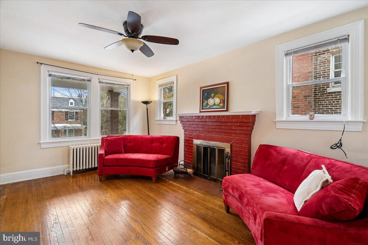 3627 Ingomar Place Northwest Washington, DC 20015 - Photo 5 of 35