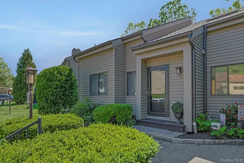 $499,000 | 4 Steven Drive, Unit 1, Ossining, NY 10562