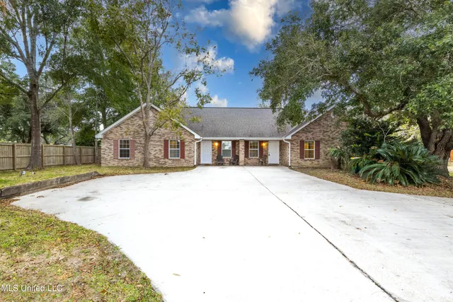 $1,350 | 21144 Pineville Road, Unit B, Long Beach, MS 39560