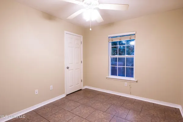 $1,300 | 21144 Pineville Road, Unit B, Long Beach, MS 39560