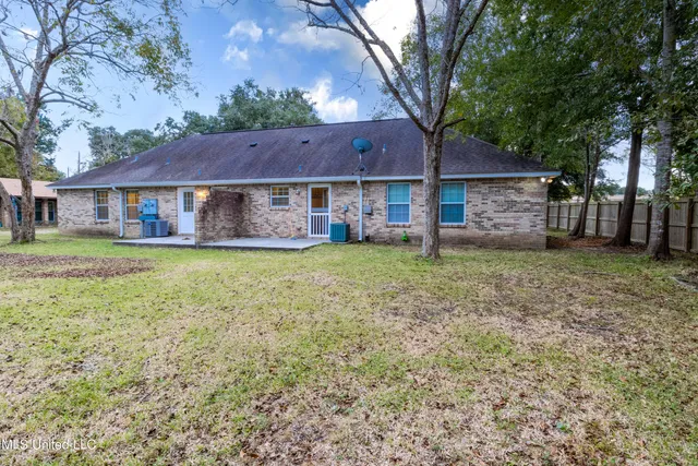 $1,350 | 21144 Pineville Road, Unit B, Long Beach, MS 39560