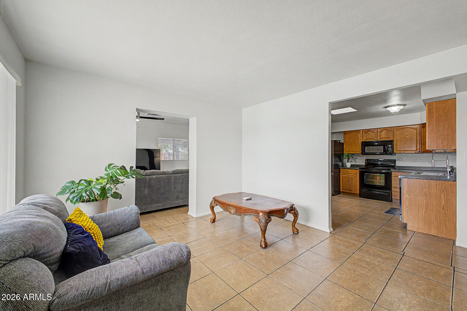 14629 North 32nd Avenue Phoenix, AZ 85053 - Photo 7 of 28 7 - 32ND