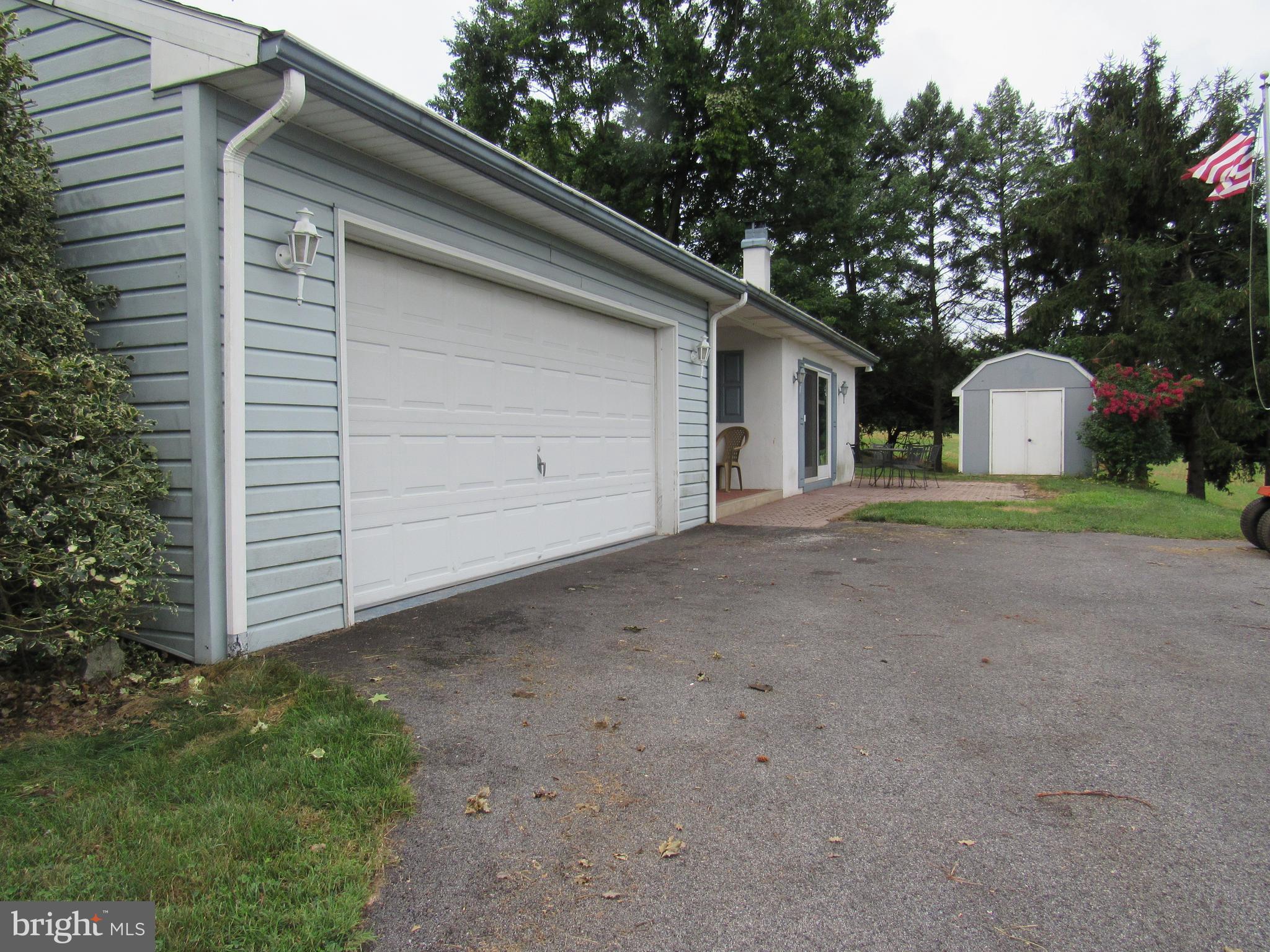 766 Hillview Road York, PA 17406 - Photo 24 of 37 2 car garage with workbench