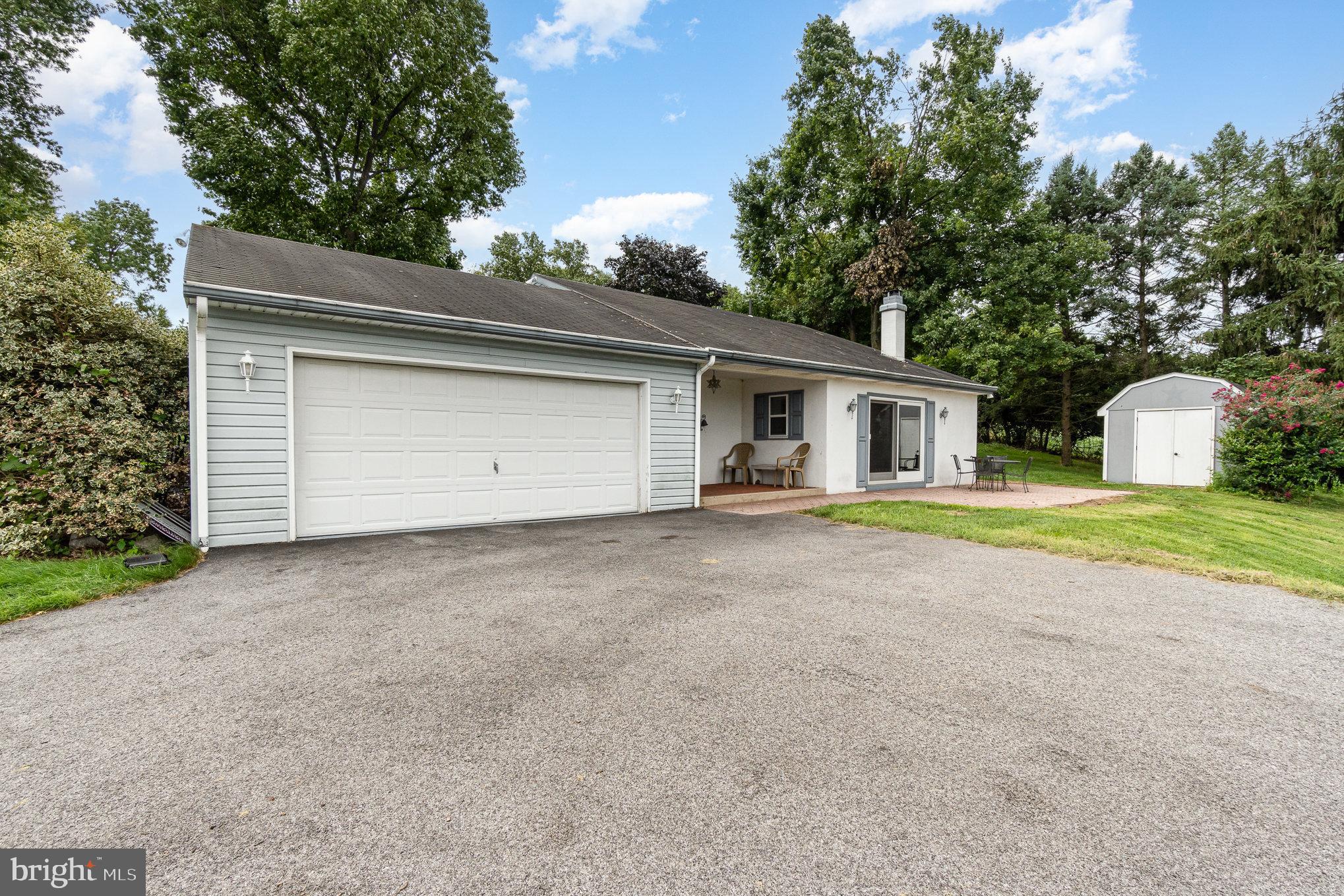 766 Hillview Road York, PA 17406 - Photo 3 of 37 Gallery Image 3
