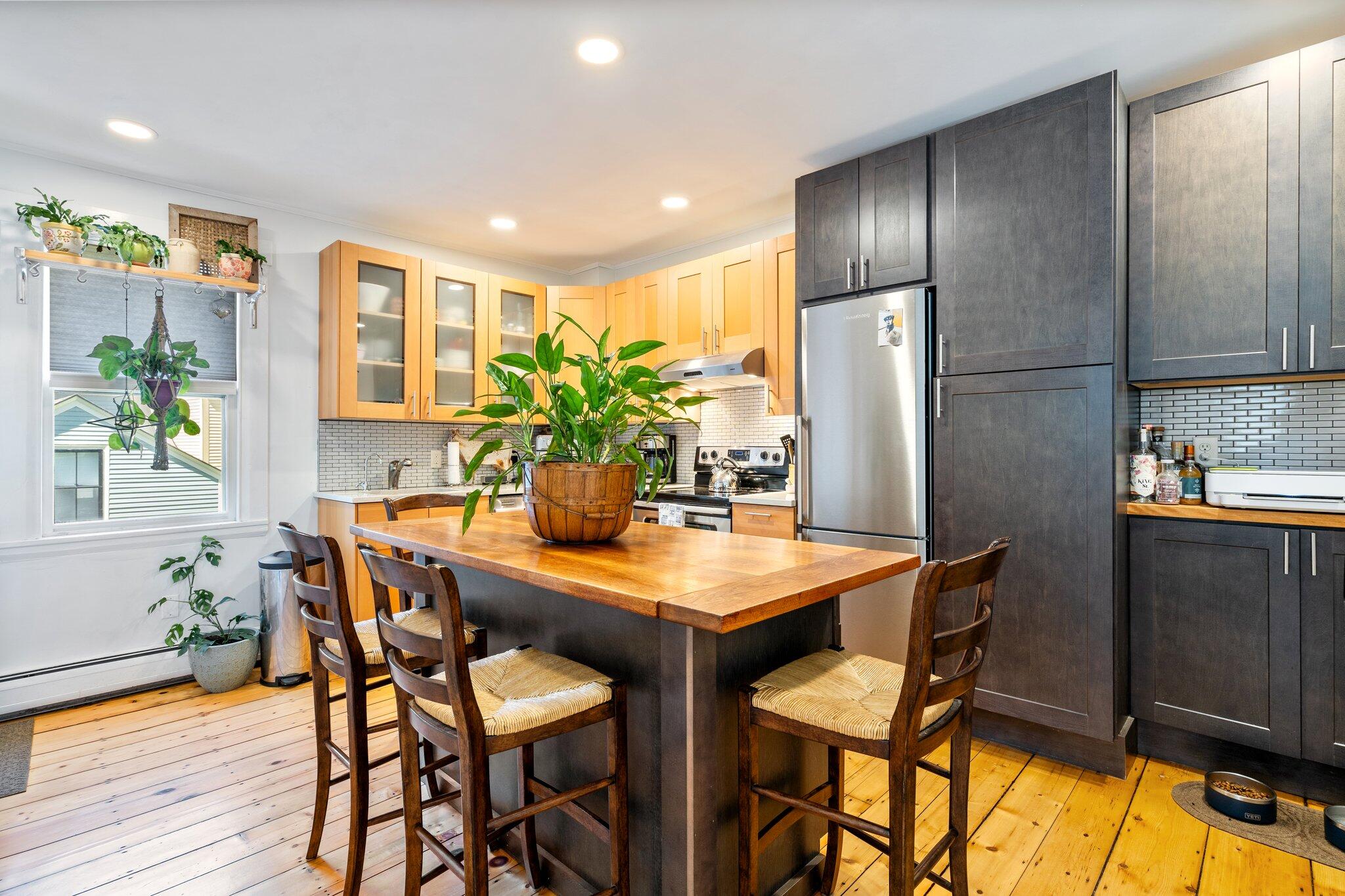 18 Lewis Street, Unit 4 Portland, ME 04102 - Photo 8 of 33 8-web-or-mls-DSC02410