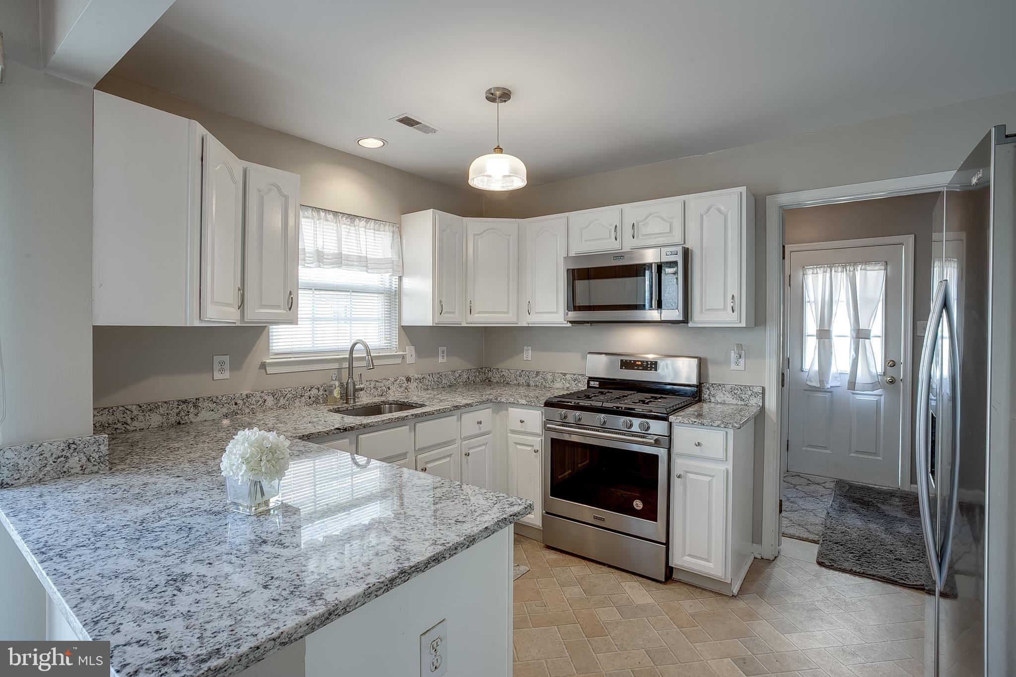 41 Arrowhead Drive Burlington, NJ 08016 - Photo 14 of 33 Kitchen