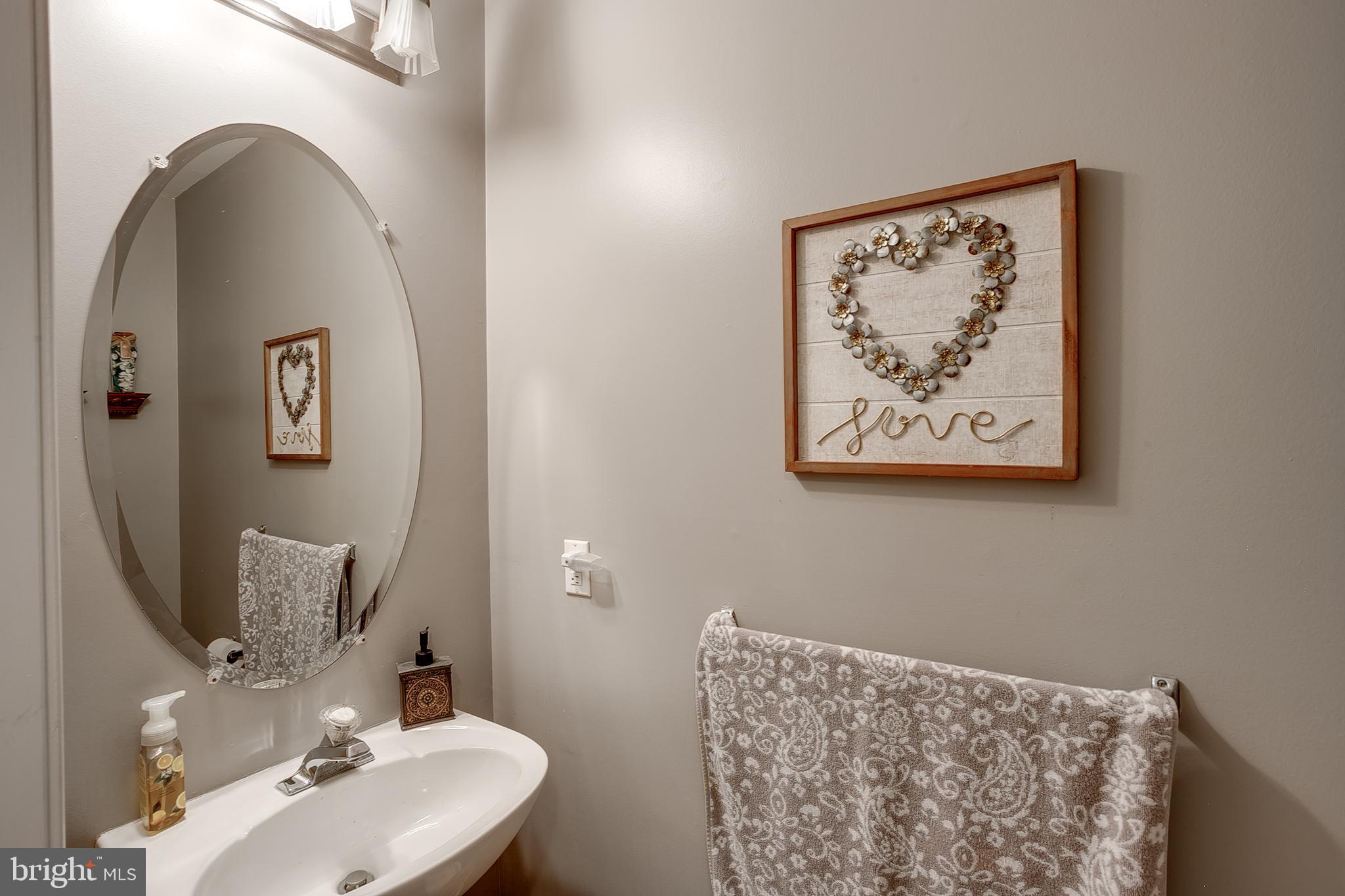 41 Arrowhead Drive Burlington, NJ 08016 - Photo 19 of 33 Powder Room