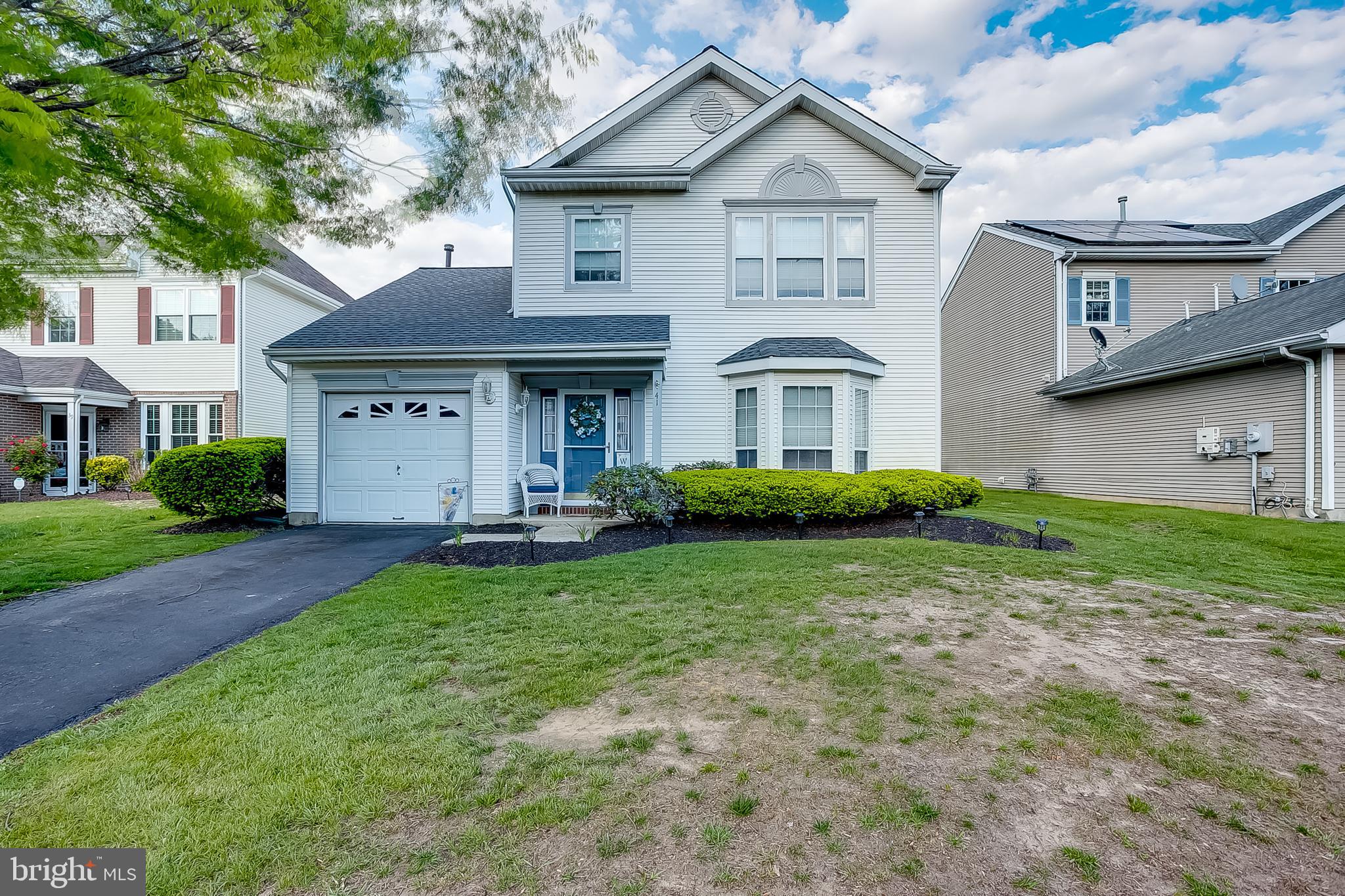 41 Arrowhead Drive Burlington, NJ 08016 - Photo 2 of 33 Exterior Front