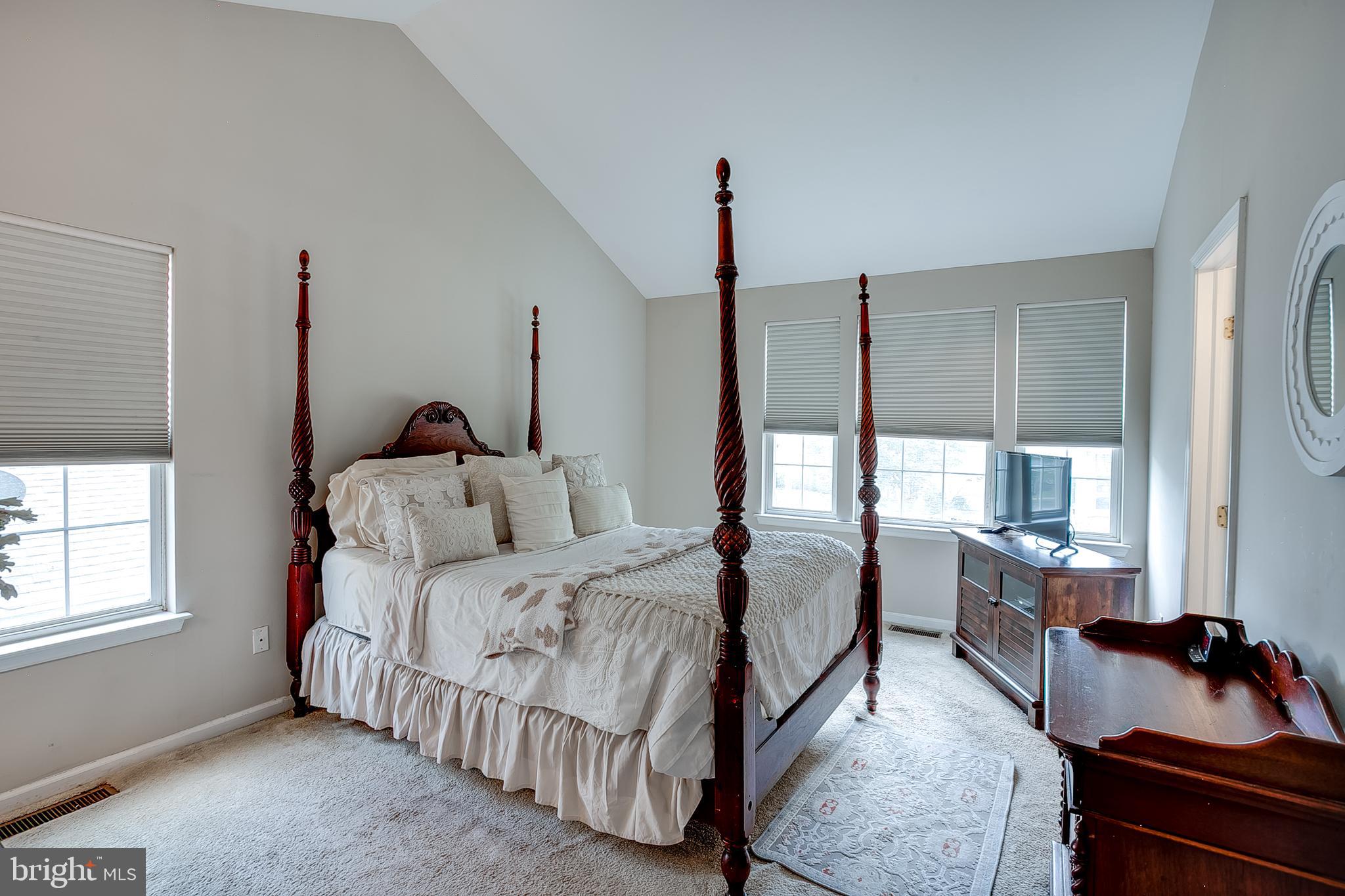 41 Arrowhead Drive Burlington, NJ 08016 - Photo 21 of 33 Primary Bedroom