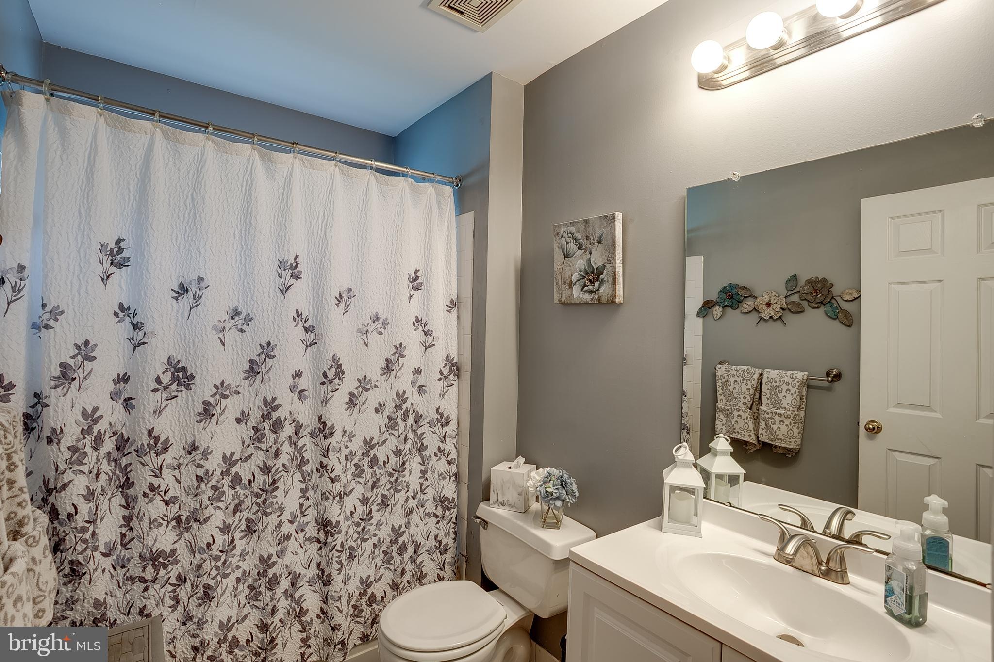 41 Arrowhead Drive Burlington, NJ 08016 - Photo 29 of 33 Hall Bath