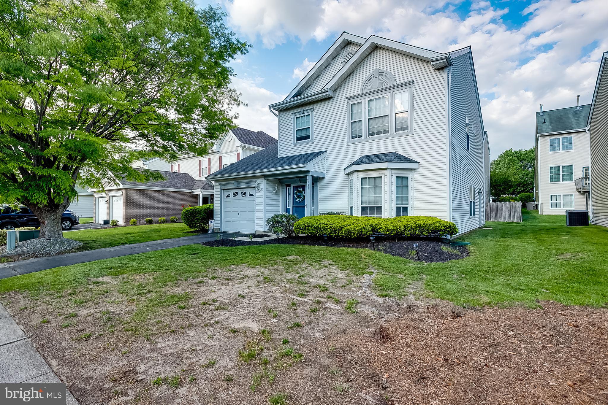 41 Arrowhead Drive Burlington, NJ 08016 - Photo 3 of 33 Exterior Front