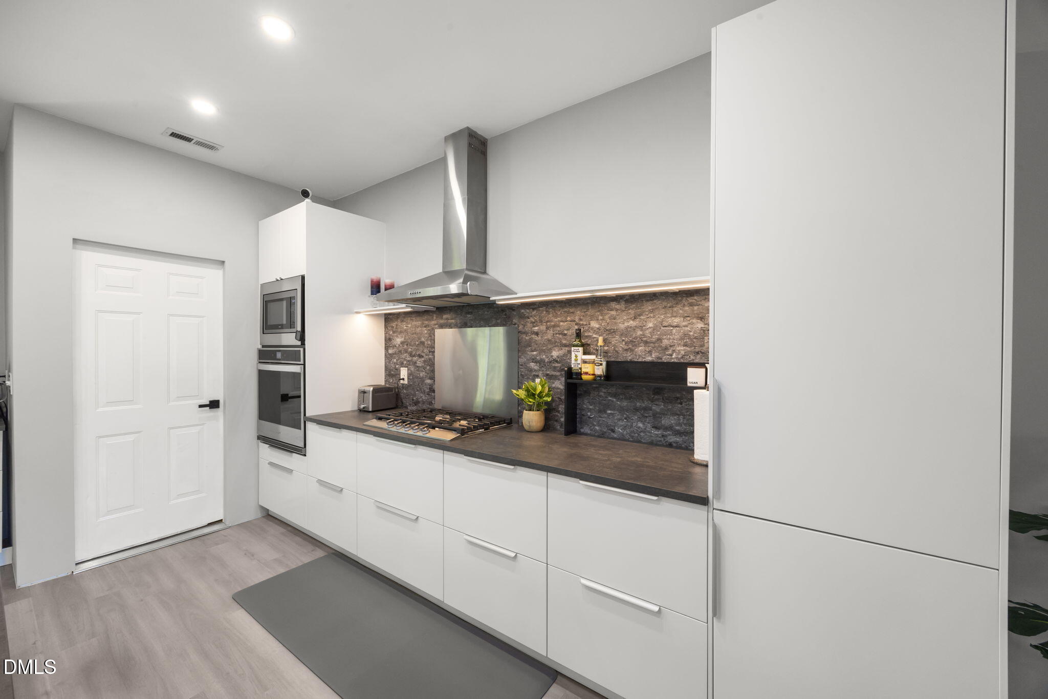 1005 Dual Parks Road Apex, NC 27502 - Photo 13 of 43 Gormet kitchen