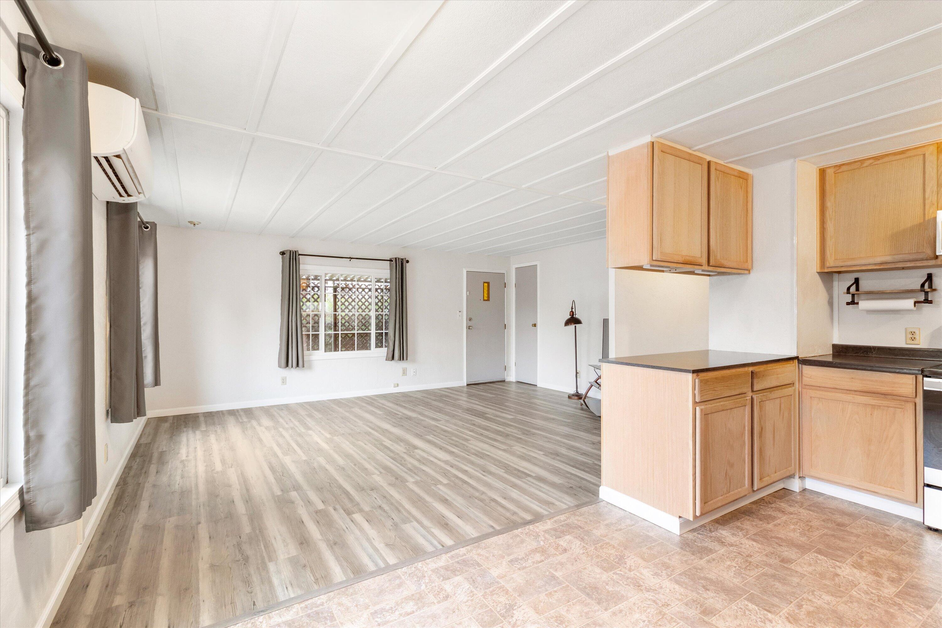 2252 Table Rock Road, Unit 9 Medford, OR 97501 - Photo 4 of 27 04-2252 Table Rock Rd #9-4
