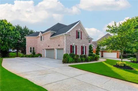 $875,000 | 2621 Trailing Ivy Way Northeast, Buford, GA 30519