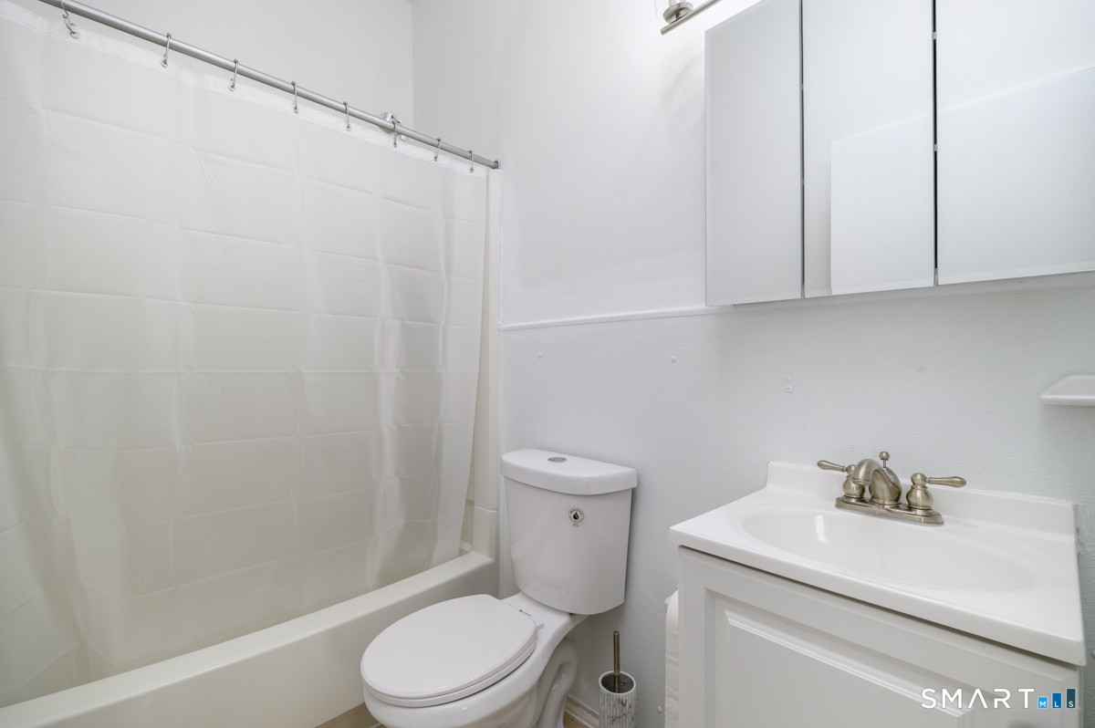 905 Oronoke Road, Unit 13 Waterbury, CT 06708 - Photo 14 of 28