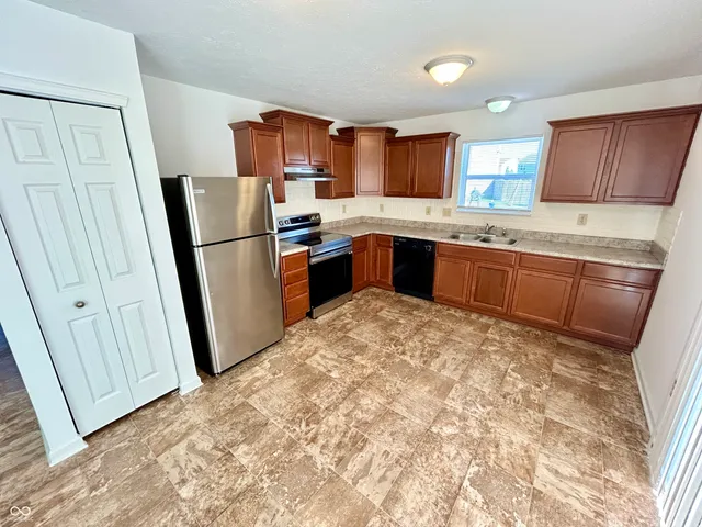 $1,775 | 4829 Penoyer Lane, Indianapolis, IN 46235