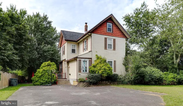 $300,000 | 20 Deptford Road, Glassboro, NJ 08028