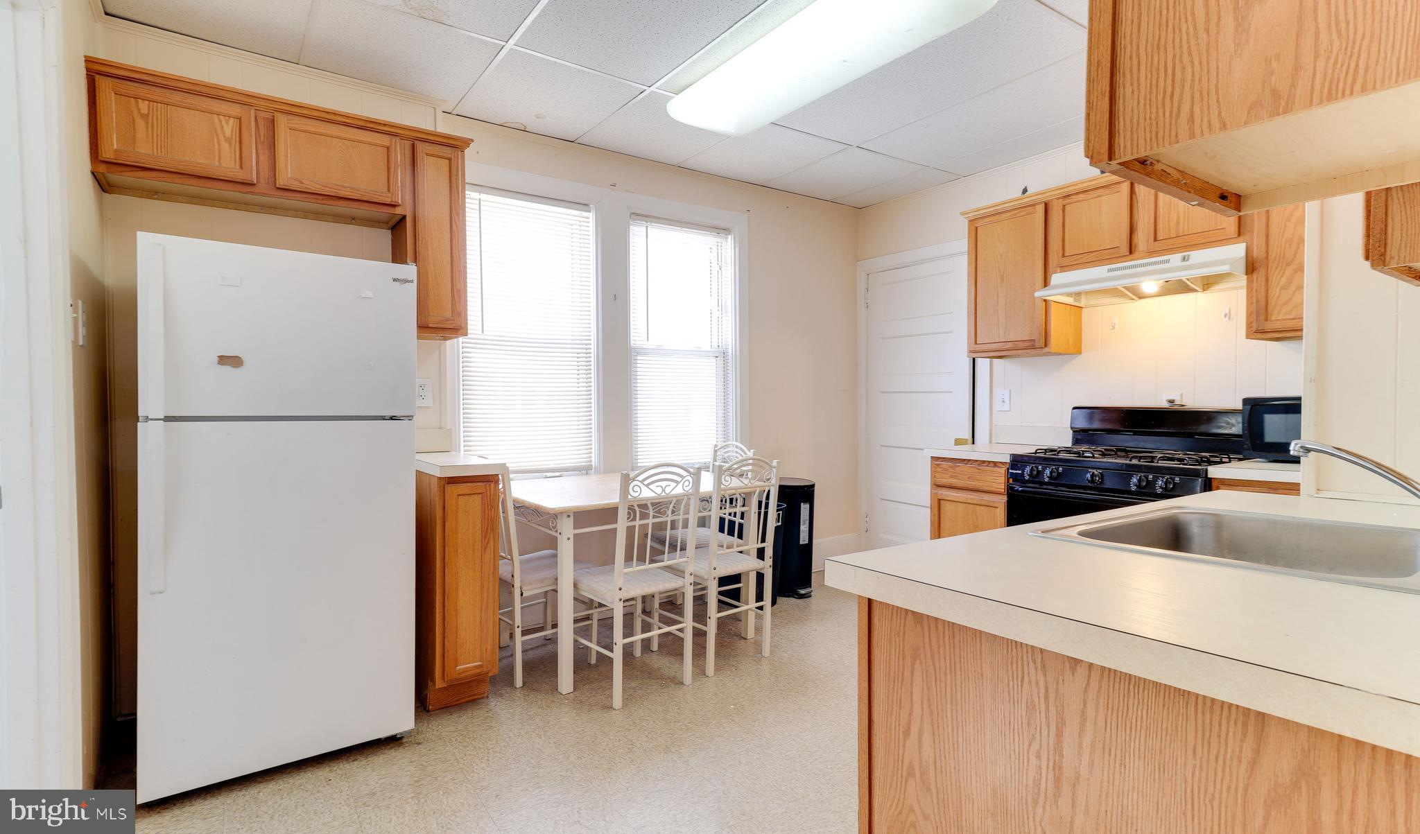 20 Deptford Road Glassboro, NJ 08028 - Photo 2 of 21