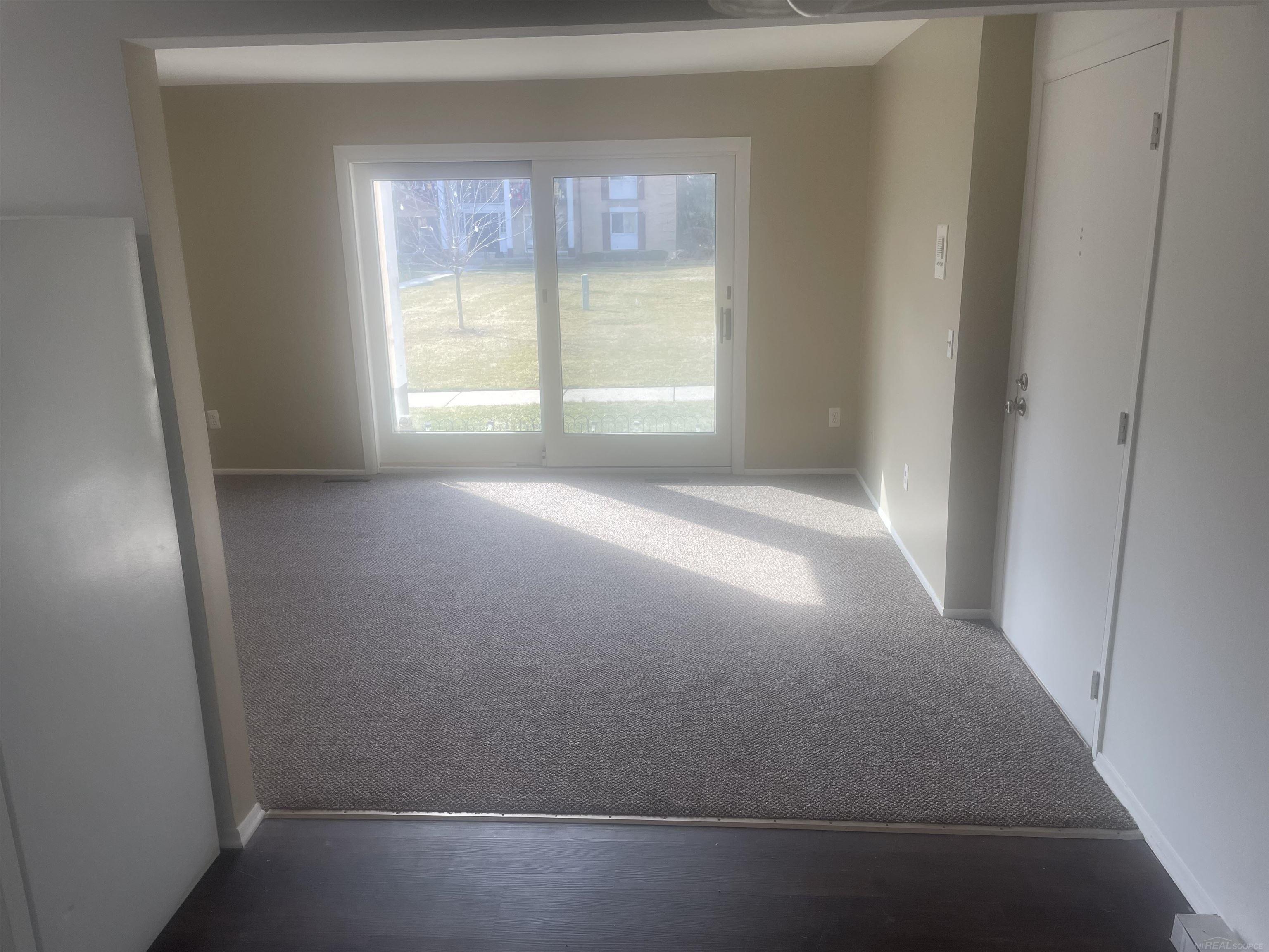 29201 Hayes Road, Unit 42 Warren, MI 48088 - Photo 17 of 27 50135264-f38b4122-75d1-40f6-9f49-01a418ea06e0.JPG