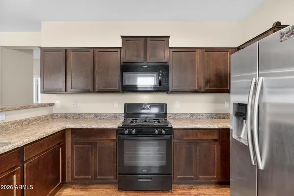 $420,000 | 8222 West Wood Lane, Phoenix, AZ 85043