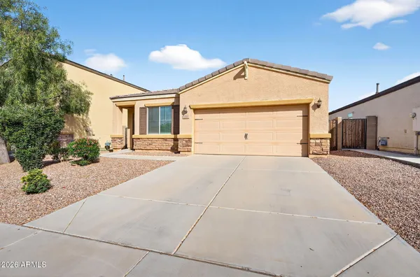 $420,000 | 8222 West Wood Lane, Phoenix, AZ 85043
