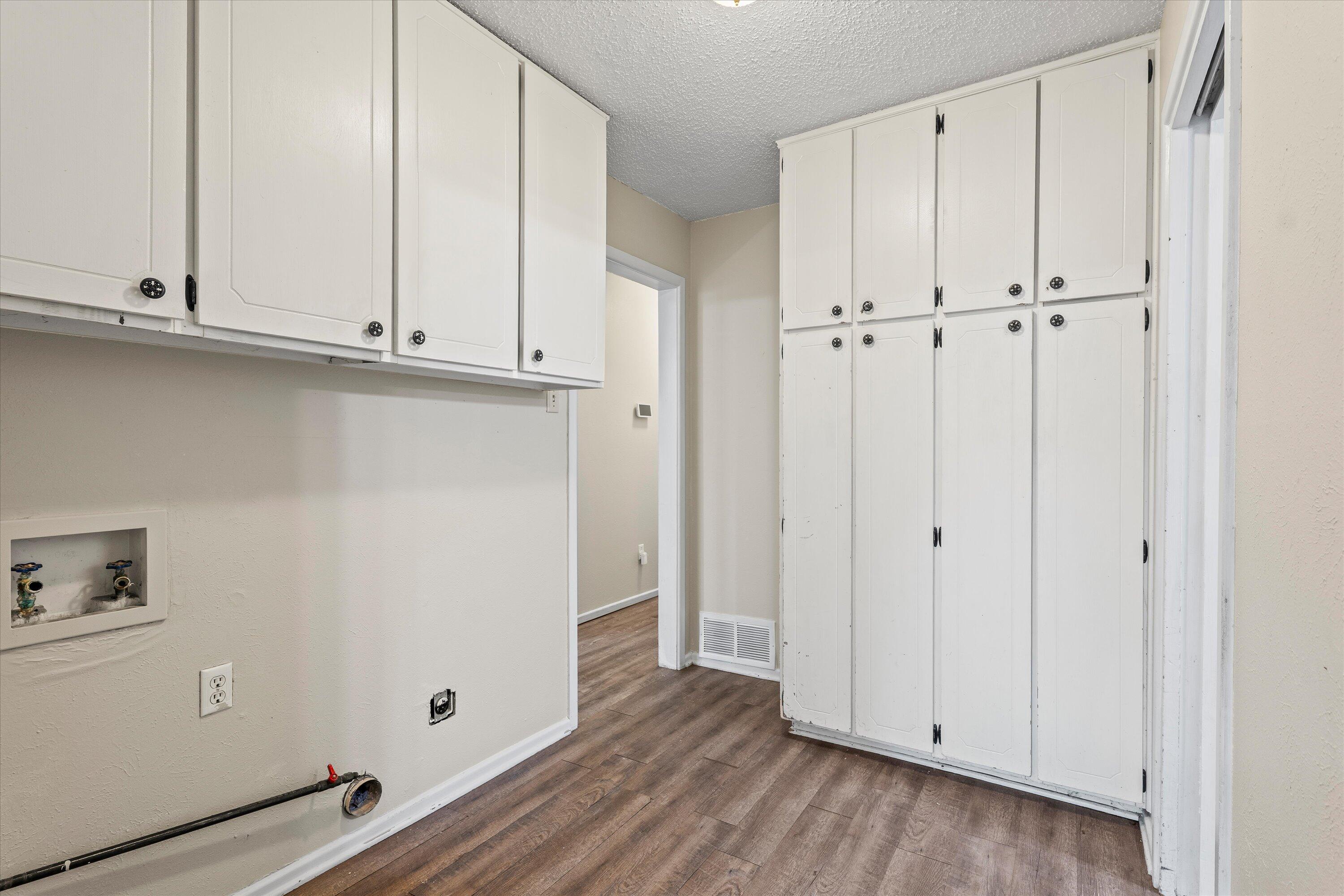 4520 54th Street Lubbock, TX 79414 - Photo 13 of 32 a view of an empty room