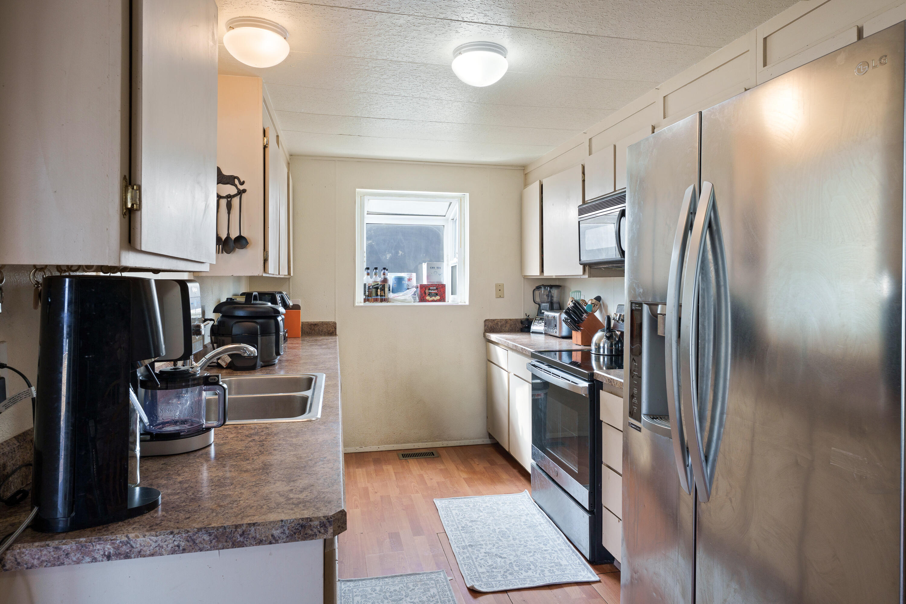 64904 Rimrock Drive Bend, OR 97703 - Photo 11 of 44