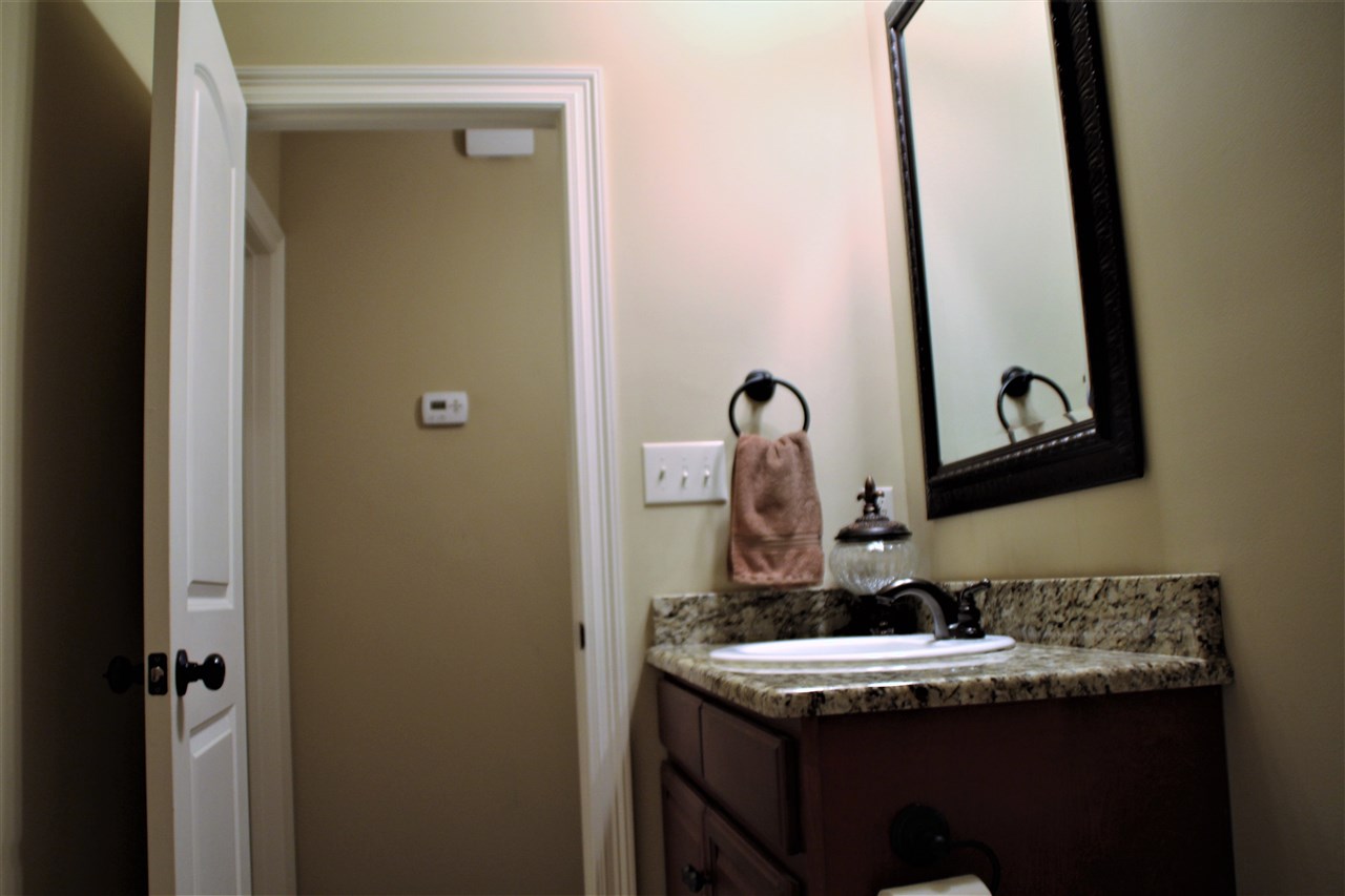 10331 Estia Street Daphne, AL 36526 - Photo 27 of 31 Guest Bath