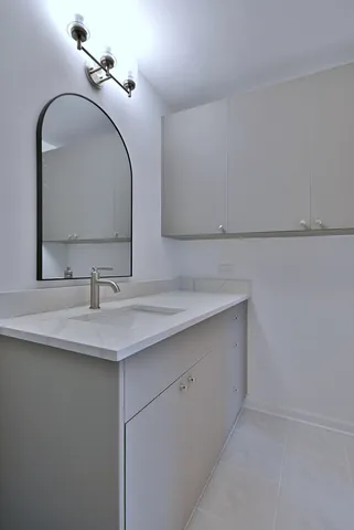 $299,000 | 424 Muirwood Court, Vernon Hills, IL 60061