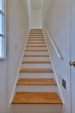 $289,000 | 424 Muirwood Court, Vernon Hills, IL 60061