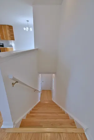 $289,000 | 424 Muirwood Court, Vernon Hills, IL 60061