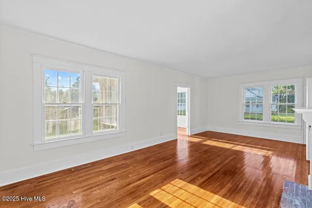 $350,000 | 860 Main Street, Bayboro, NC 28515