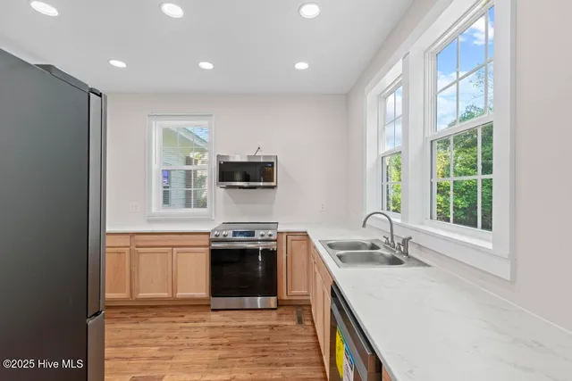 $350,000 | 860 Main Street, Bayboro, NC 28515