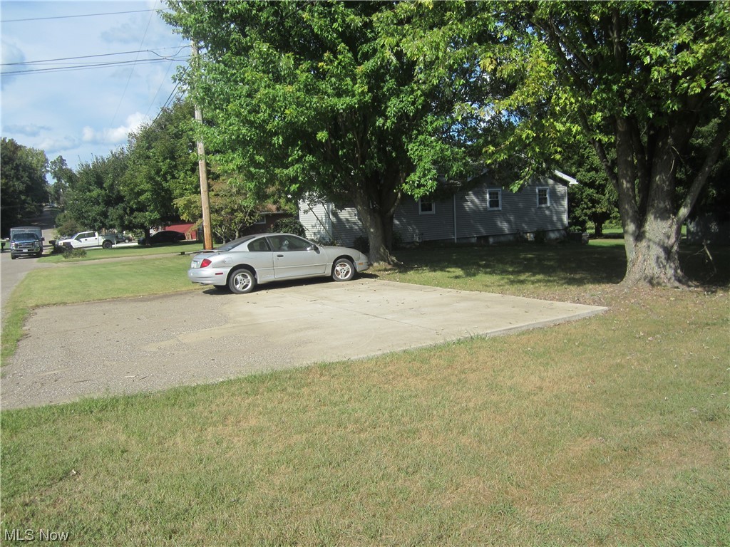 200 Summit Road Marietta, OH 45750 - Photo 5 of 35 View of yard
