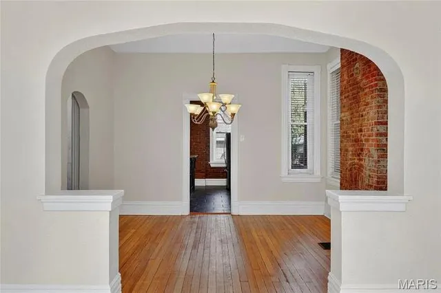 $369,000 | 2751 Shenandoah Avenue, St. Louis, MO 63104