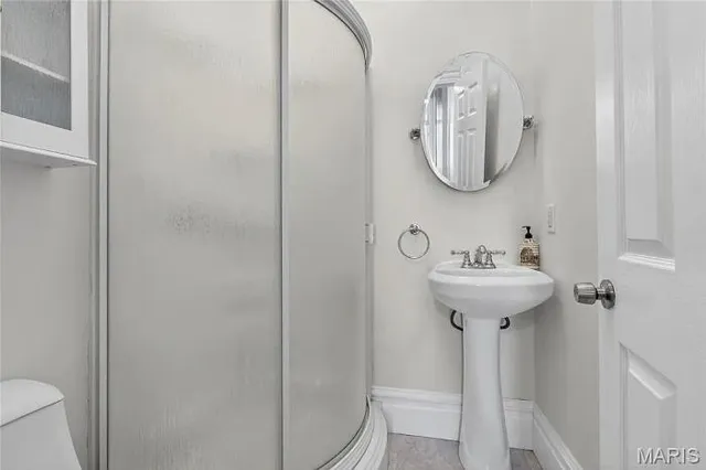 $369,000 | 2751 Shenandoah Avenue, St. Louis, MO 63104