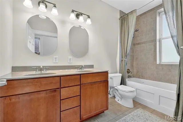 $369,000 | 2751 Shenandoah Avenue, St. Louis, MO 63104